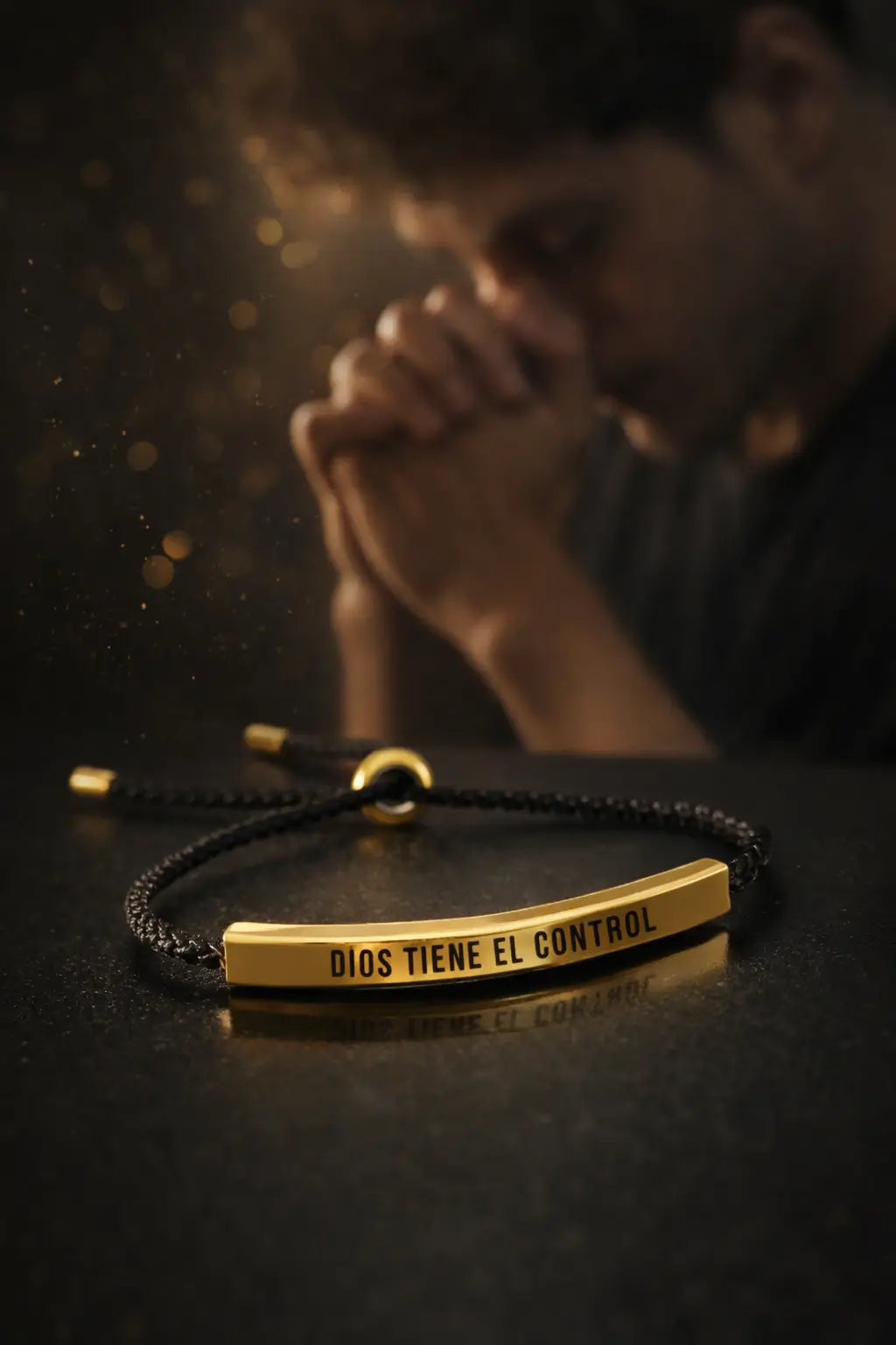 Pulsera “Dios Tiene el Control” — Un recordatorio diario de fe, elegante y resistente